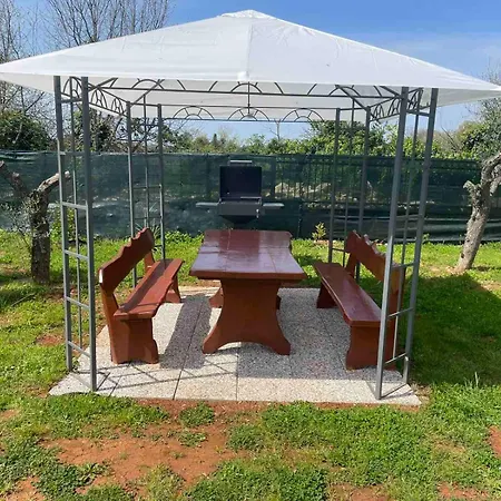 House July וילה Galižana