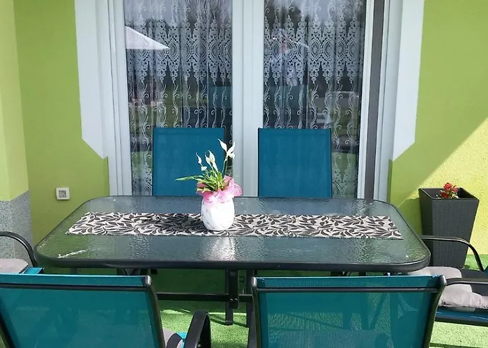 House July * Galižana