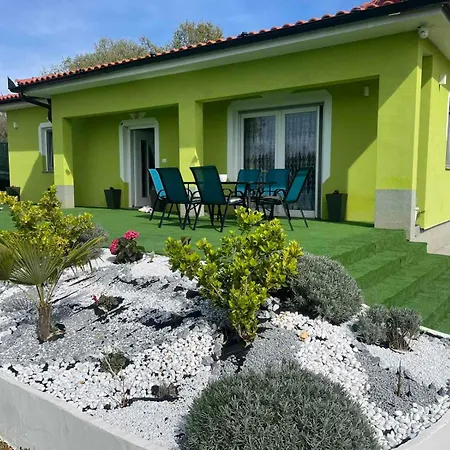 Vila House July Galižana