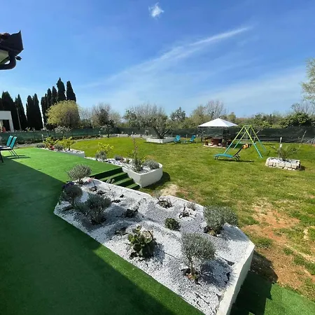 Villa House July Galižana