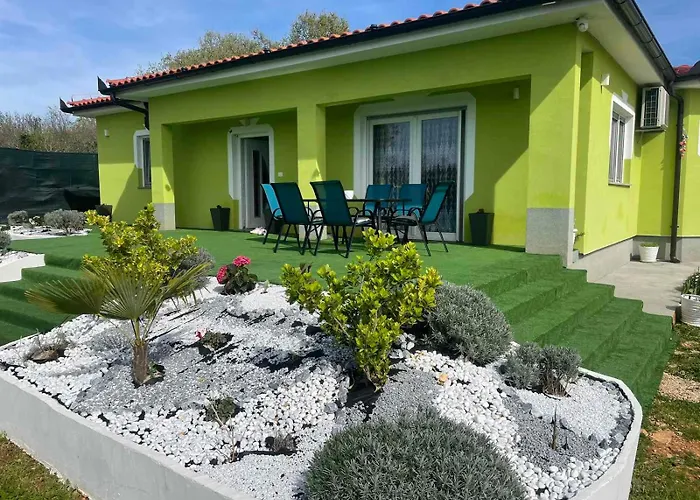 빌라 House July Galižana