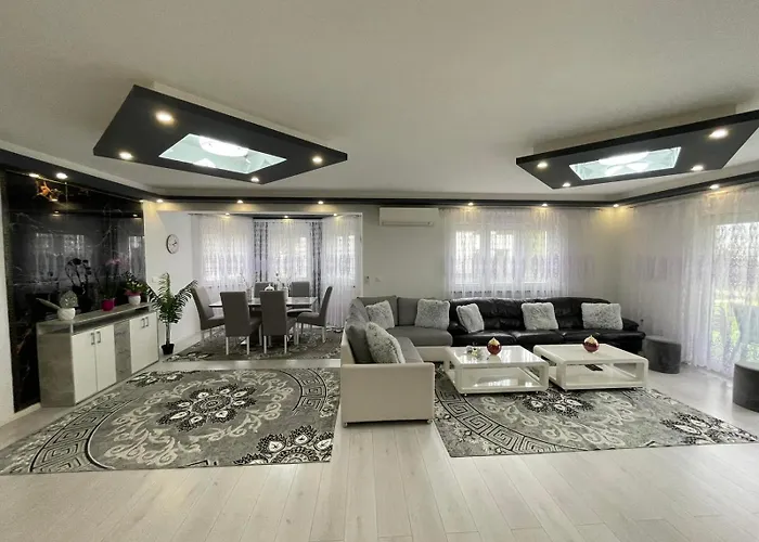 House July * Galižana